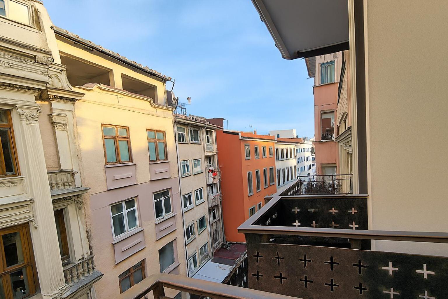 Aleksandr Pera Hotel — Photos 1